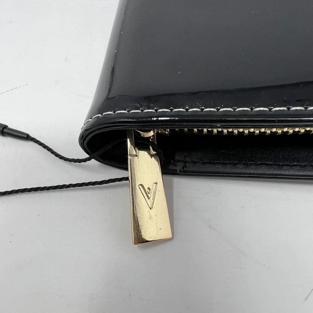 Vanessa Williams Black‎ Patent Leather Wallet NEW With Tag
